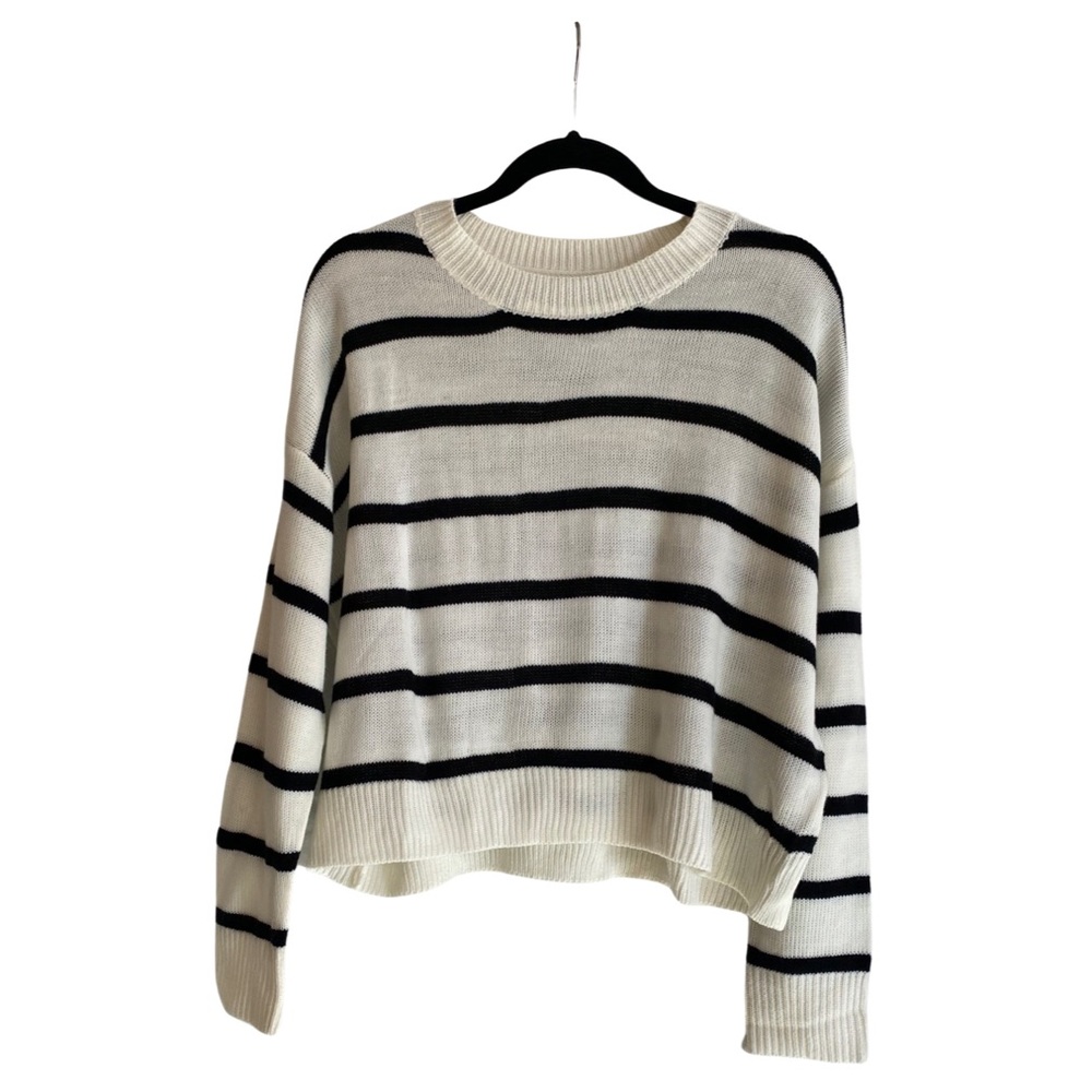 Black and white striped‎ slouchy sweater size large